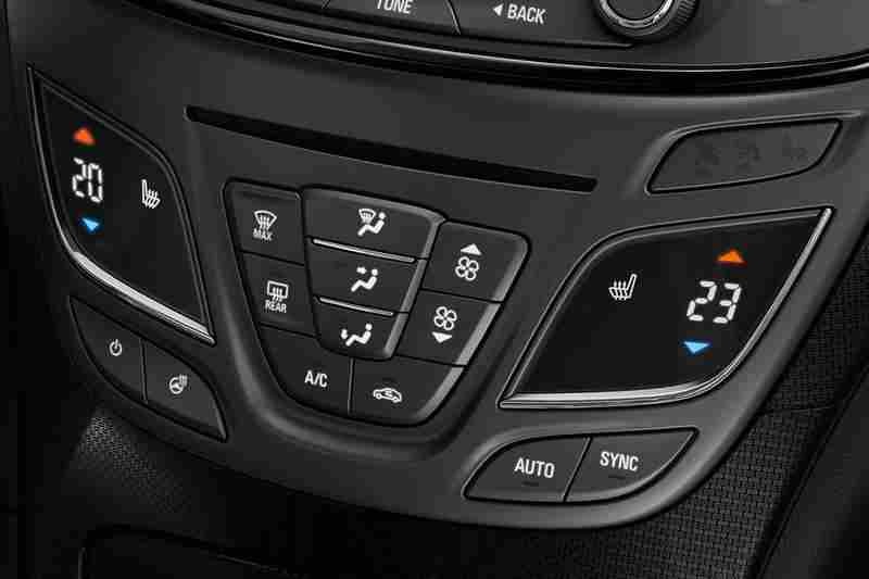 OPEL INSIGNIA: Ανανεωμένο στη Φρανκφούρτη