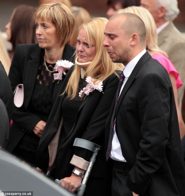 Τραγωδία:Σκοτώθηκε 18χρονη φοιτήτρια και οι φίλες της έμειναν ανάπηρες