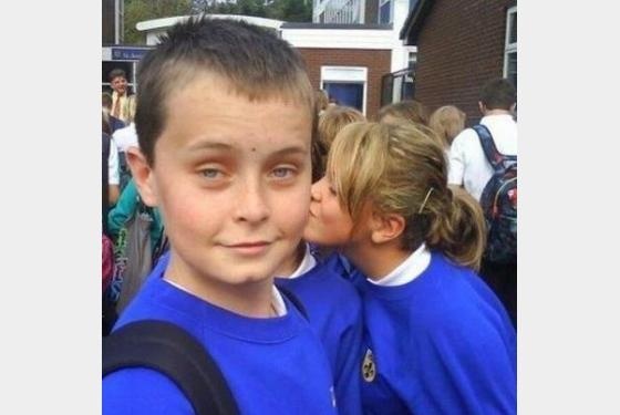 Απρόσκλητοι εισβολείς σε...αναμνηστικές φωτογραφίες (pics)