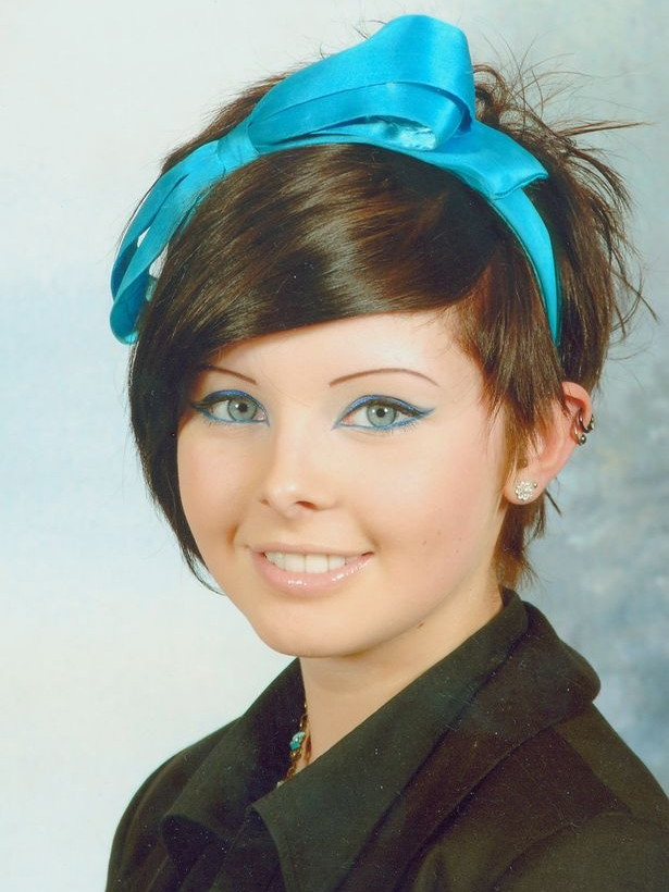 H 18χρονη που θέλει να γίνει μια... ανθρώπινη κούκλα! Δείτε πως έγινε