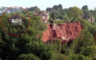 Πωλείται σπίτι με θέα στο… γκρεμό! (pics)