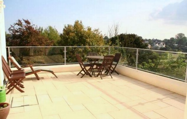 Πωλείται σπίτι με θέα στο… γκρεμό! (pics)