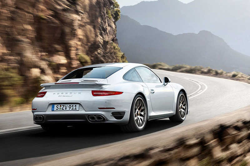 PORSCHE 911 TURBO με 520 ίππους