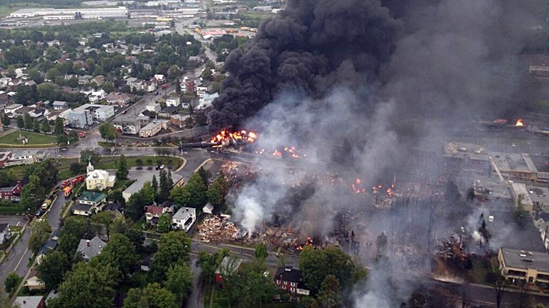 Καναδάς: 80 αγνοούμενοι από τη φονική έκρηξη στο τρένο (ΦΩΤΟ)
