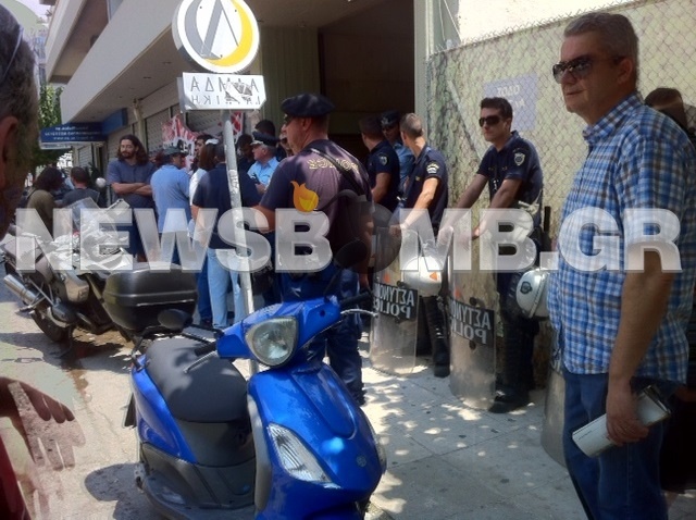 ΤΩΡΑ: Διαμαρτυρία εκπαιδευτικών στο κέντρο της Αθήνας (pics)