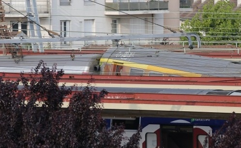 Συγκλονιστικές εικόνες από το σιδηροδρομικό δυστύχημα στη Γαλλία