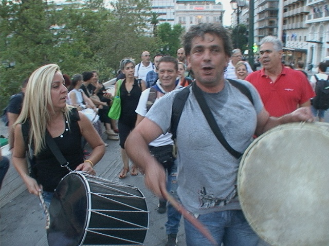 Σε εξέλιξη το συλλαλητήριο στο Σύνταγμα-Κλειστό το κέντρο (pics+vid)