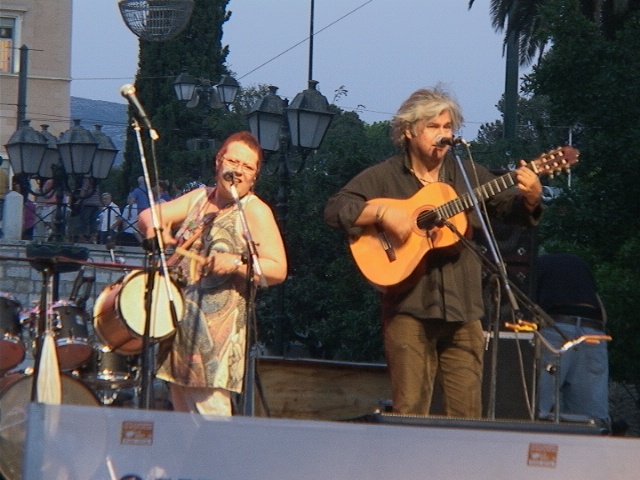 Σε εξέλιξη το συλλαλητήριο στο Σύνταγμα-Κλειστό το κέντρο (pics+vid)