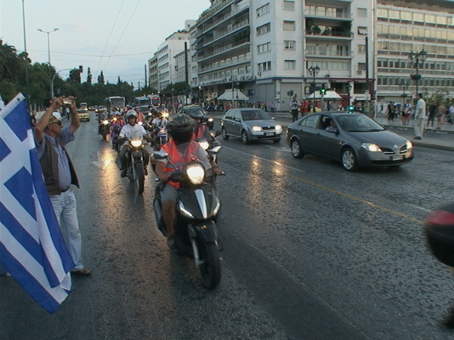 Σε εξέλιξη το συλλαλητήριο στο Σύνταγμα-Κλειστό το κέντρο (pics+vid)