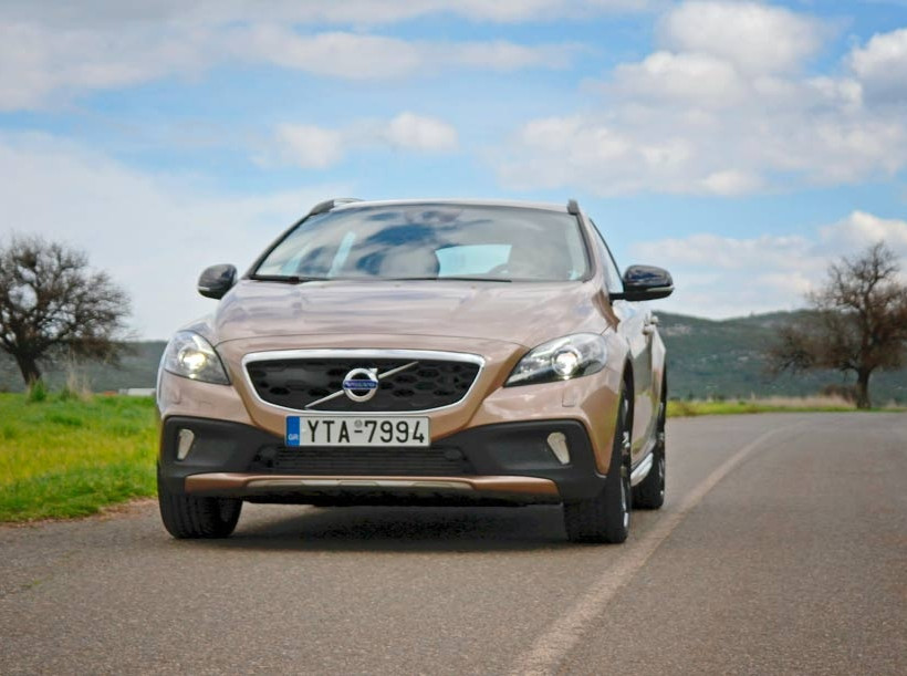 VOLVO V40 CROSS COUNTRY 1.6 D2 