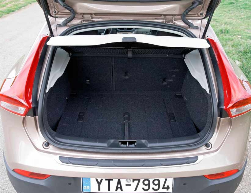 VOLVO V40 CROSS COUNTRY 1.6 D2 