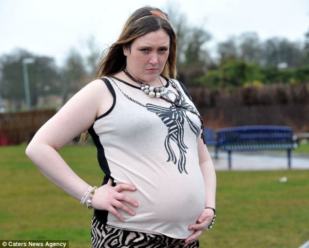 Απίστευτο: Είναι έγκυος τα τελευταία… 15 χρόνια!