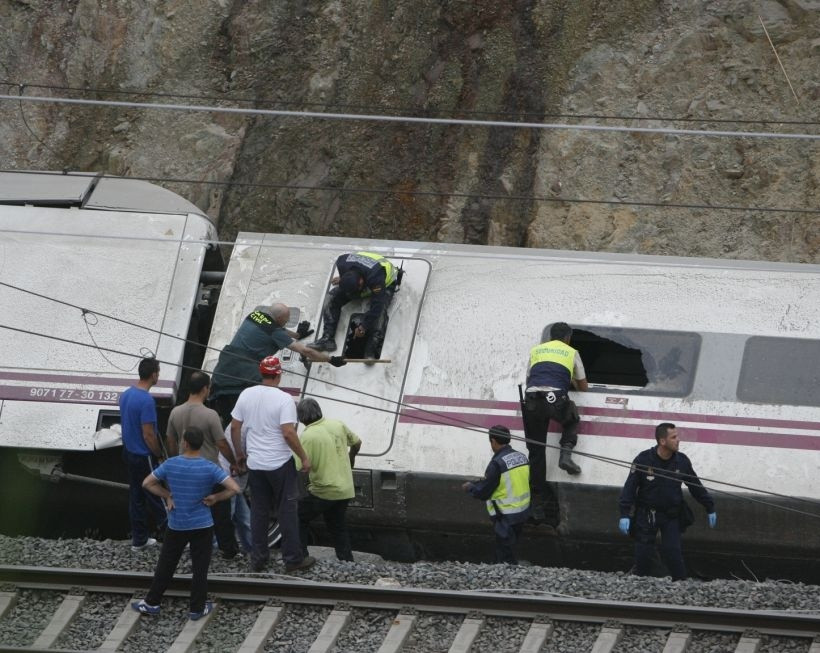 Τι προκάλεσε τον εκτροχιασμό του τρένου στην Ισπανία