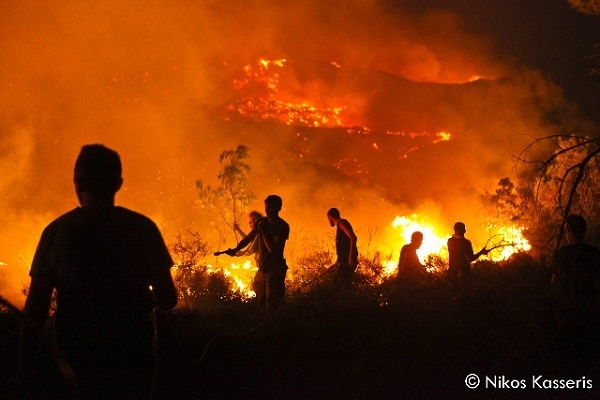 Φωτογραφίες από τις πρώτες ώρες της πύρινης επέλασης στη Ρόδο