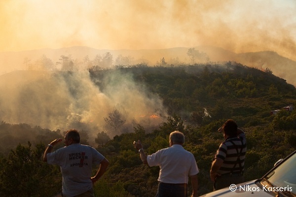 Φωτογραφίες από τις πρώτες ώρες της πύρινης επέλασης στη Ρόδο