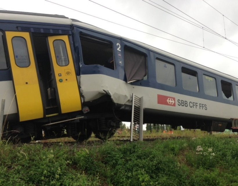 Ελβετία: Νέα τραγωδία - Μετωπική σύγκρουση δυο τρένων 