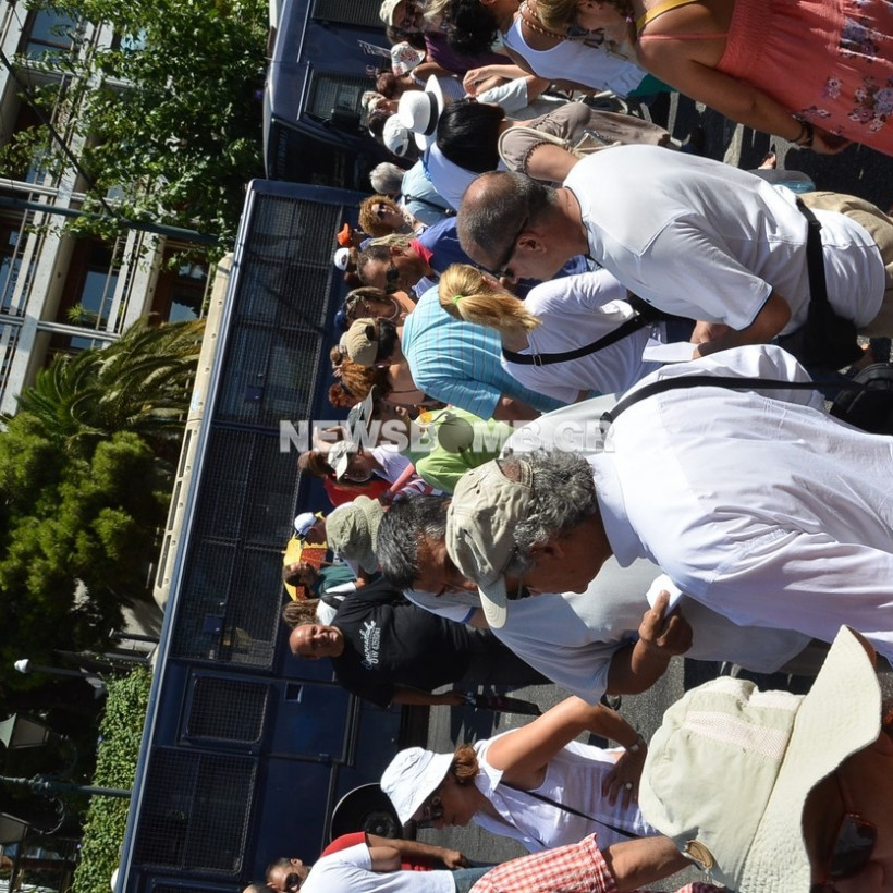 Η ΑΔΕΔΥ έξω από το Υπουργείο Διοικητικής Μεταρρύθμισης (pics+vid)