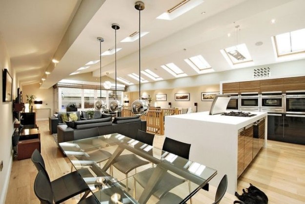 Δεν θα πιστεύετε στα μάτια σας μόλις δείτε το εσωτερικό του σπιτιού…