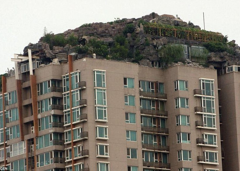 Δεν υπάρχει: Έφτιαξε διαμέρισμα-βουνοκορφή στο ρετιρέ πολυκατοικίας