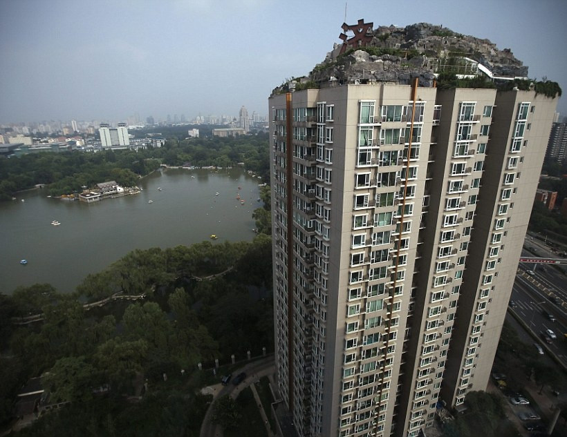 Δεν υπάρχει: Έφτιαξε διαμέρισμα-βουνοκορφή στο ρετιρέ πολυκατοικίας