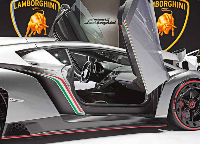 Η απόκοσμη LAMBORGHINI VENENO
