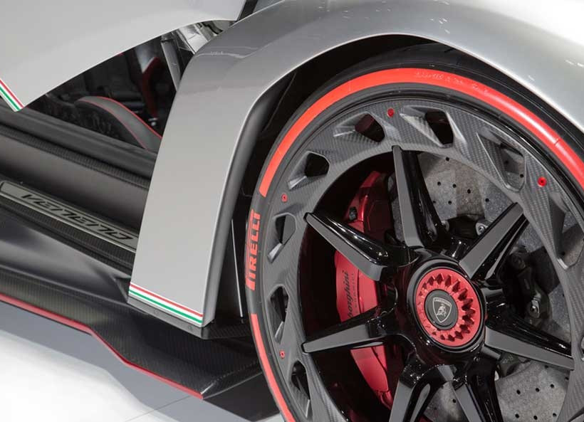 Η απόκοσμη LAMBORGHINI VENENO