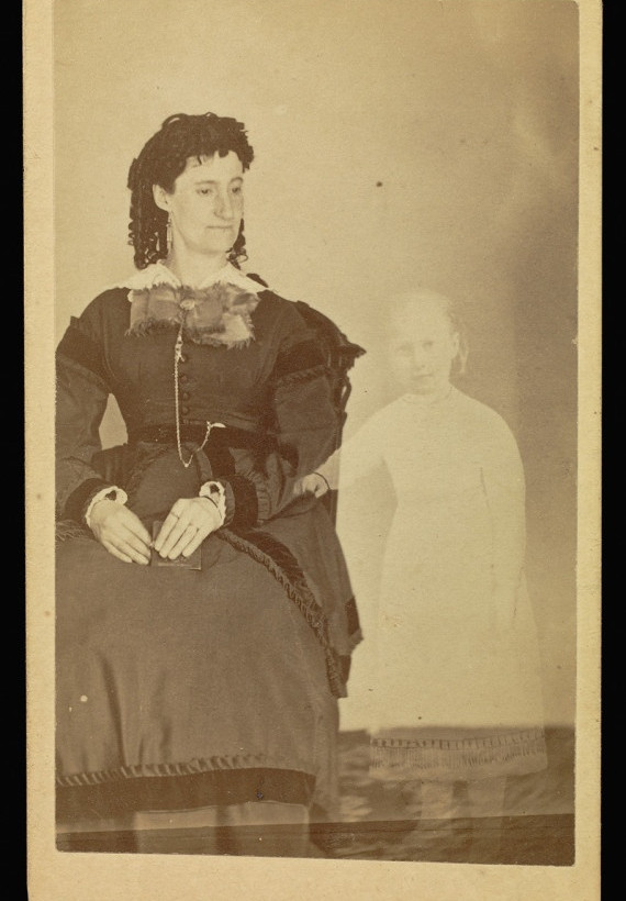 Aνατριχιαστικό: William Mumler - Ο φωτογράφος των φαντασμάτων!