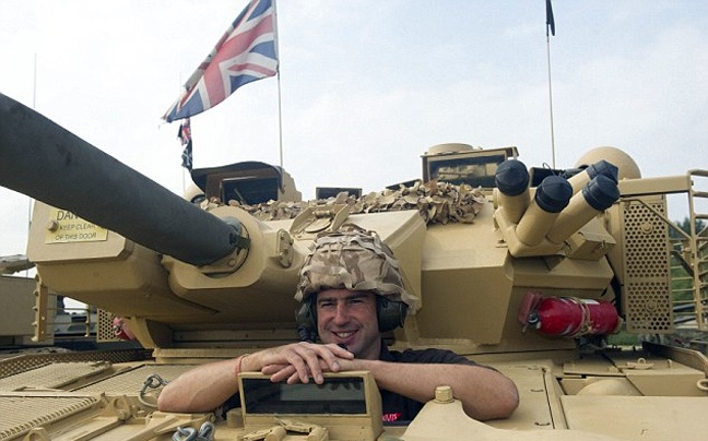 Το σπίτι τους είναι μια συλλογή τεθωρακισμένων (pics)