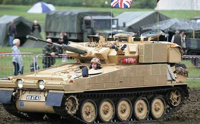 Το σπίτι τους είναι μια συλλογή τεθωρακισμένων (pics)