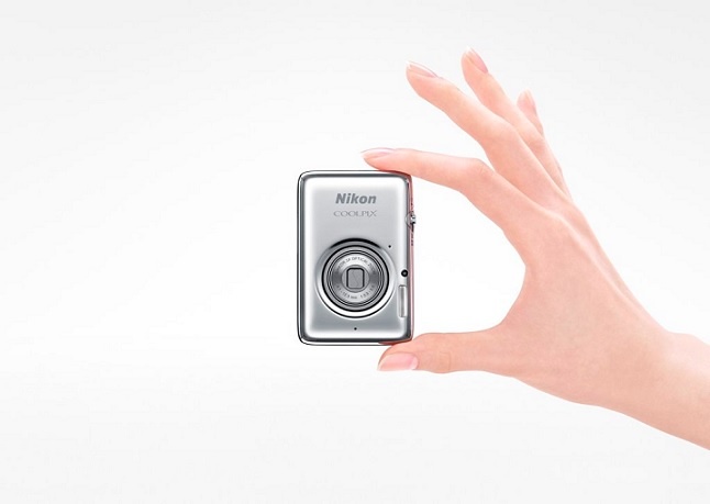 Nikon COOLPIX P7800 & S02, Φωτιστικό LED LD-1000