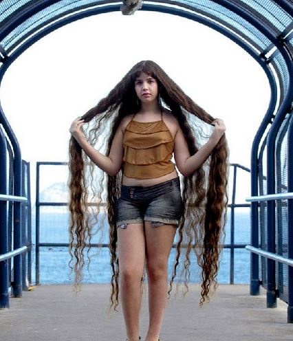 Δείτε τι πούλησε αυτή η 12χρονη για να αγοράσει ένα σπίτι!