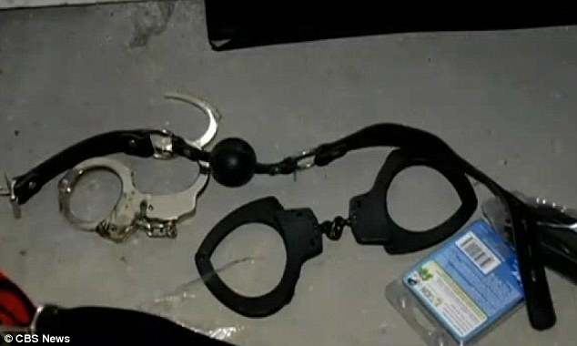 Εικόνες-ΣΟΚ: Σκόπευε να βιάσει, να δολοφονήσει και να φάει παιδιά!