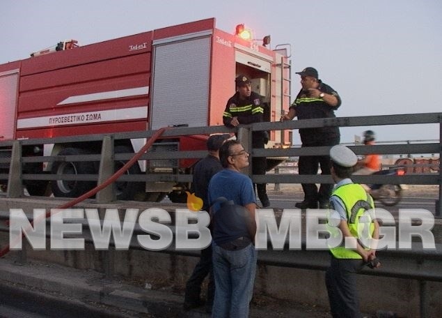Φωτιά σε σκουπίδια στη Λ. Ποσειδώνος (Pics+video)