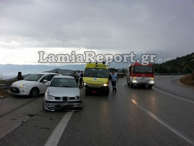 Έβλεπαν την νταλίκα να έρχεται κατά πάνω τους (pics)