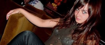 Σας φαίνεται αθώα αυτή η όμορφη κοπέλα; Και όμως...