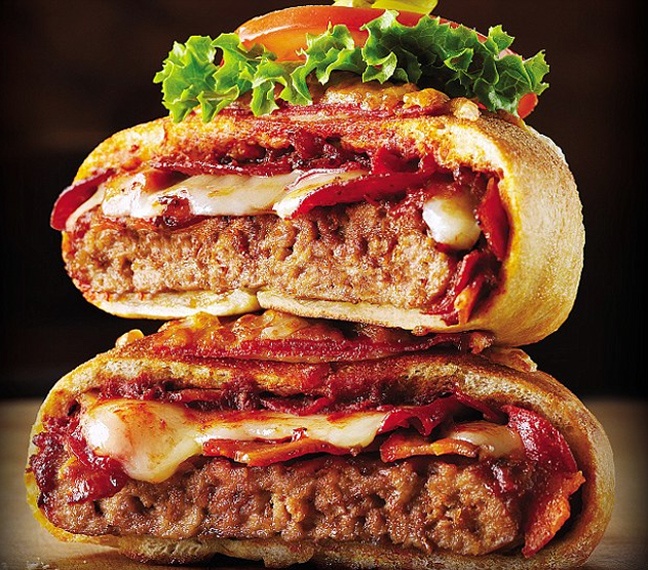 Πίτσα-μπέργκερ 1360 θερμίδων! Το πιο ανθυγιεινό φαγητό του κόσμου!