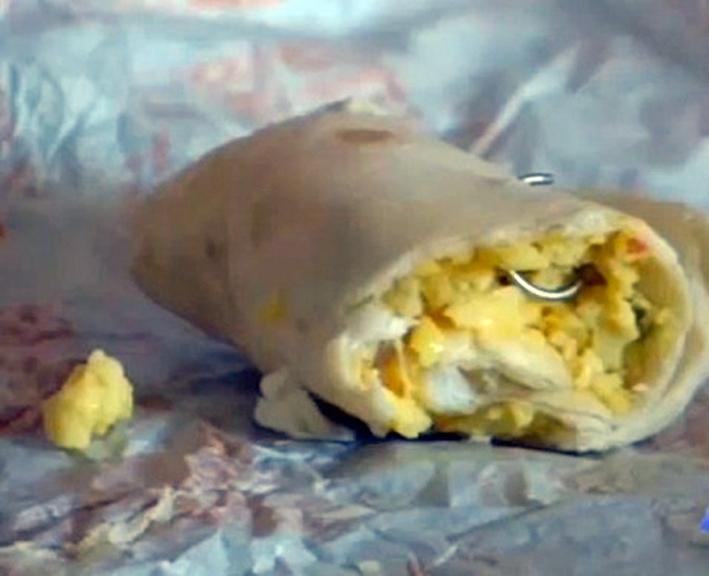 Θα σας κοπεί η όρεξη: Ό,τι πιο αηδιαστικό έχει βρεθεί σε φαγητό! (pics