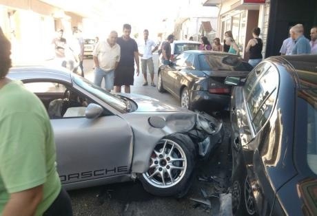 Αχαΐα: Οδηγός μετά από τροχαίο έβγαλε όπλο και εξαφανίστηκε (pics)