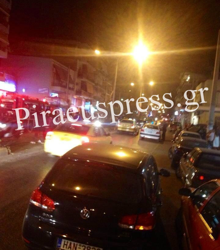 Απεγκλωβίστηκε 60χρονος από το φλεγόμενο διαμέρισμα στα Καμίνια (pics)