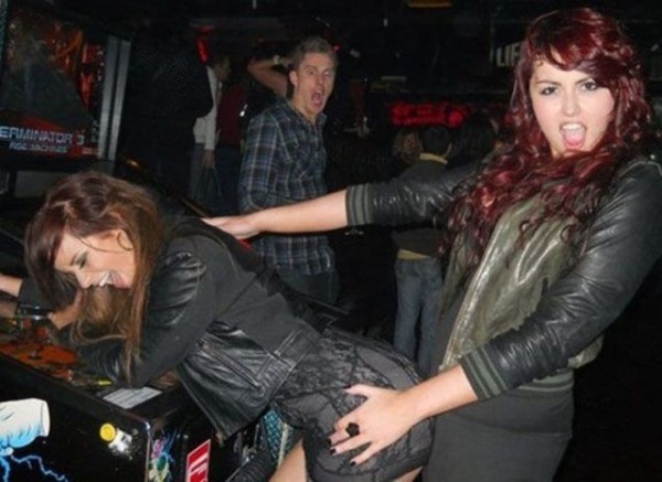 Όταν τα κορίτσια... σουρώνουν (pics)