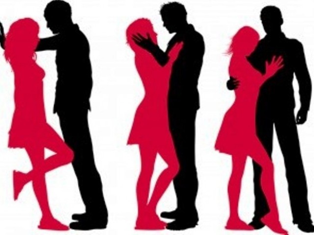 Οι 7 κινήσεις που κάνουν οι γυναίκες όταν μας γουστάρουν!