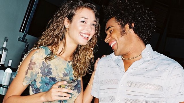 Οι 7 κινήσεις που κάνουν οι γυναίκες όταν μας γουστάρουν!