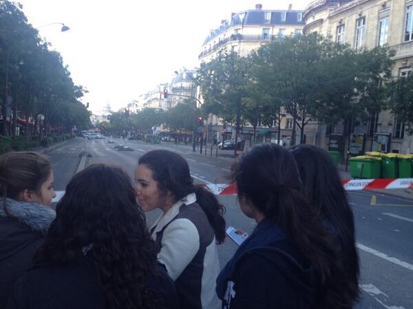 Ελεύθεροι οι δυο όμηροι από την τράπεζα της Γαλλίας (pics) 