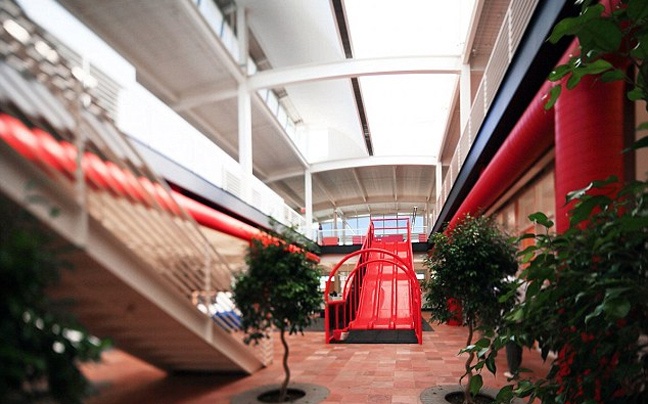 Δείτε τα εντυπωσιακά γραφεία του youtube