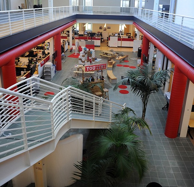 Δείτε τα εντυπωσιακά γραφεία του youtube