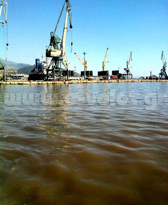 Περιβαλλοντικό έγκλημα στο Βόλο-Η ΔΕΥΑΜΒ μετέτρεψε το λιμάνι σε βούρκο