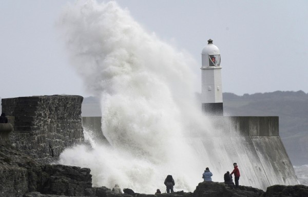 Στο έλεος της φονικής κακοκαιρίας η δυτική Ευρώπη