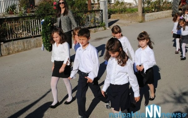 Ναύπακτος: Τα παιδιά νηπιαγωγείου που συγκίνησαν μια ολόκληρη πόλη