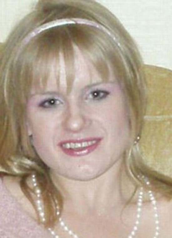 Η τρομακτική μεταμόρφωση μιας ξανθιάς barwoman