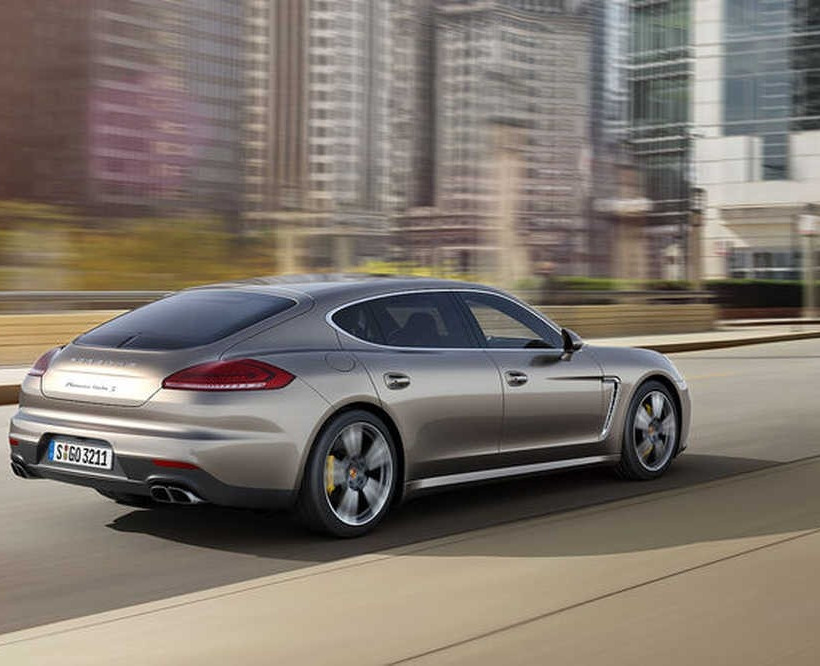 Νέα Porsche panamera turbo s με 570 άλογα